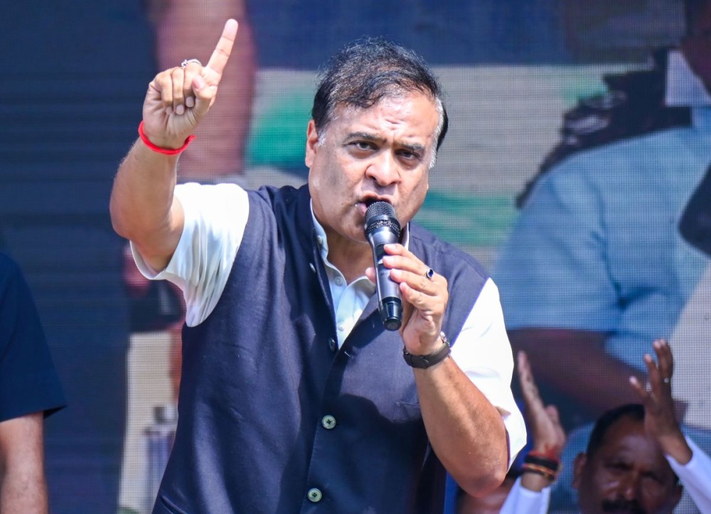 Tinsukia: Assam Chief Minister Himanta Biswa Sarma addresses during the launch of the 'Arunodoi 3.0' scheme in Tinsukia, Assam, on Wednesday, October 8, 2025. (Photo: IANS)